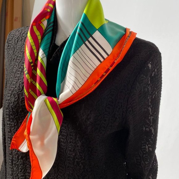 Aqua Sheen Water Repellent Vintage Scarf - Picture 13 of 15